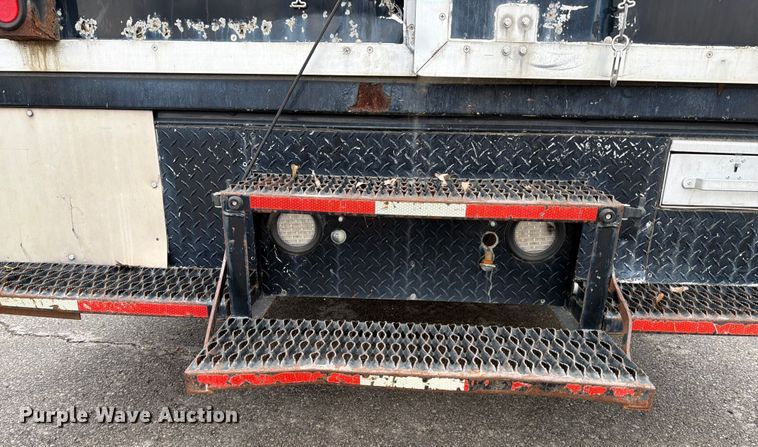 image for item ED5112 2009 Ford E450 Super Duty delivery van