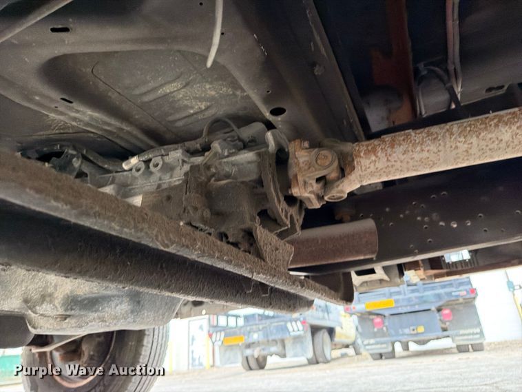 image for item ED5112 2009 Ford E450 Super Duty delivery van