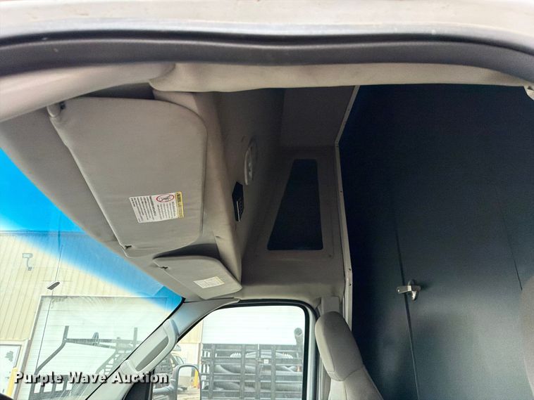 image for item ED5112 2009 Ford E450 Super Duty delivery van
