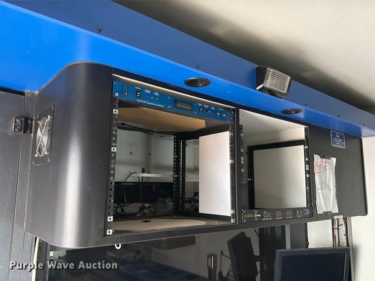 image for item ED5112 2009 Ford E450 Super Duty delivery van