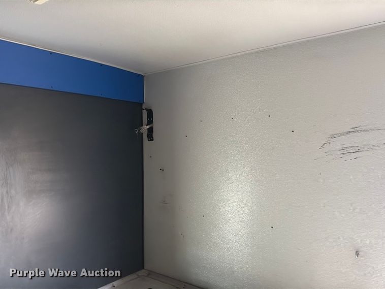 image for item ED5112 2009 Ford E450 Super Duty delivery van