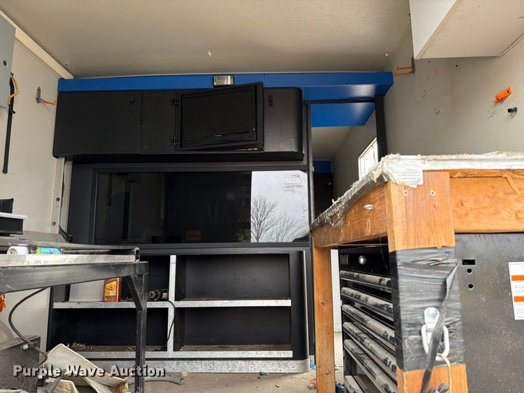 image for item ED5112 2009 Ford E450 Super Duty delivery van