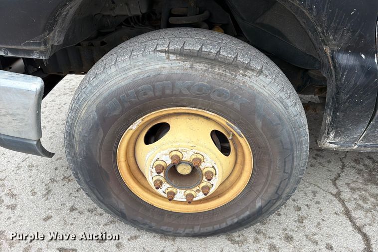 image for item ED5112 2009 Ford E450 Super Duty delivery van