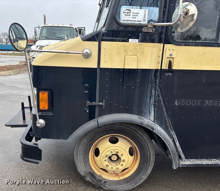 image for item ED5113 1998 GMC delivery van