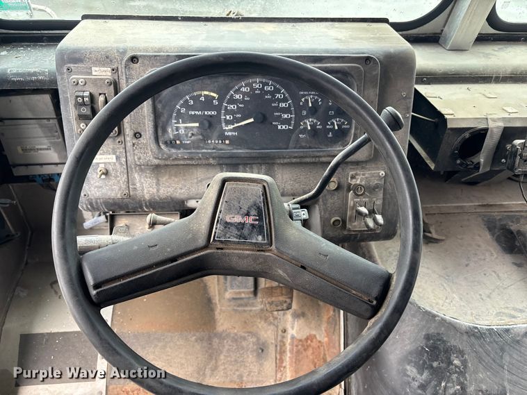 image for item ED5113 1998 GMC delivery van