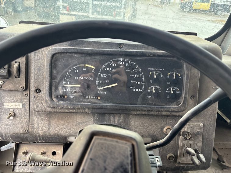 image for item ED5113 1998 GMC delivery van