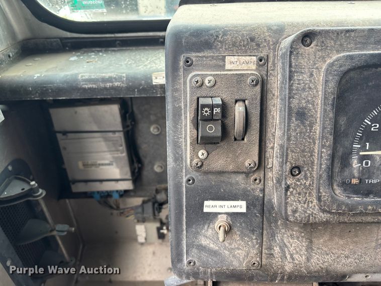 image for item ED5113 1998 GMC delivery van