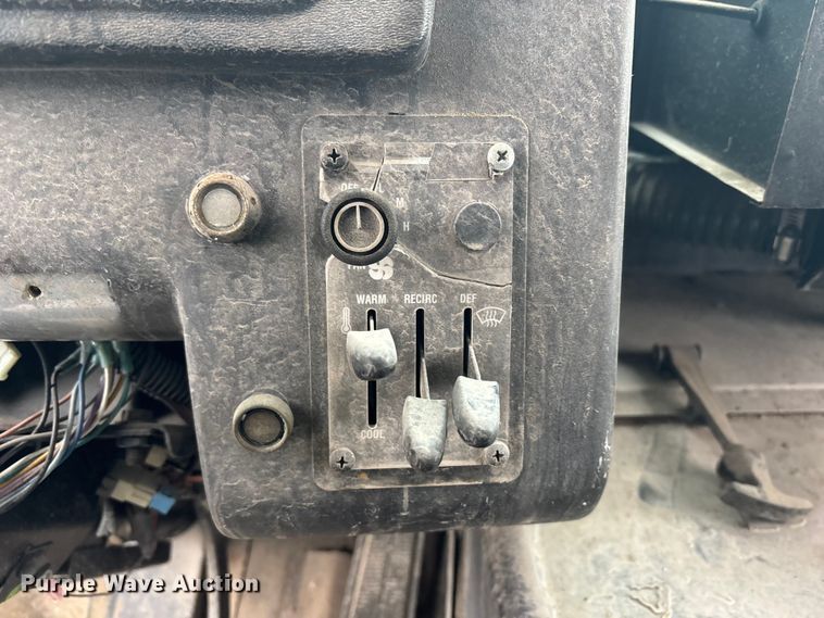 image for item ED5113 1998 GMC delivery van