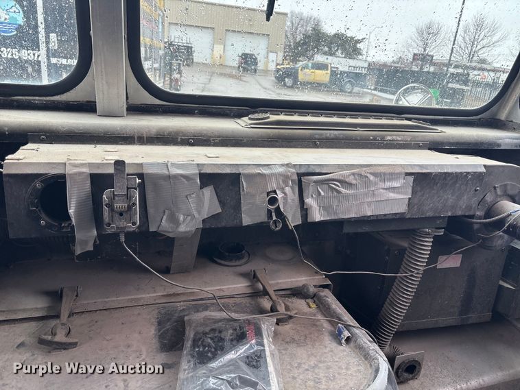 image for item ED5113 1998 GMC delivery van