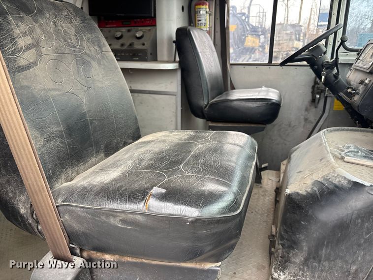 image for item ED5113 1998 GMC delivery van