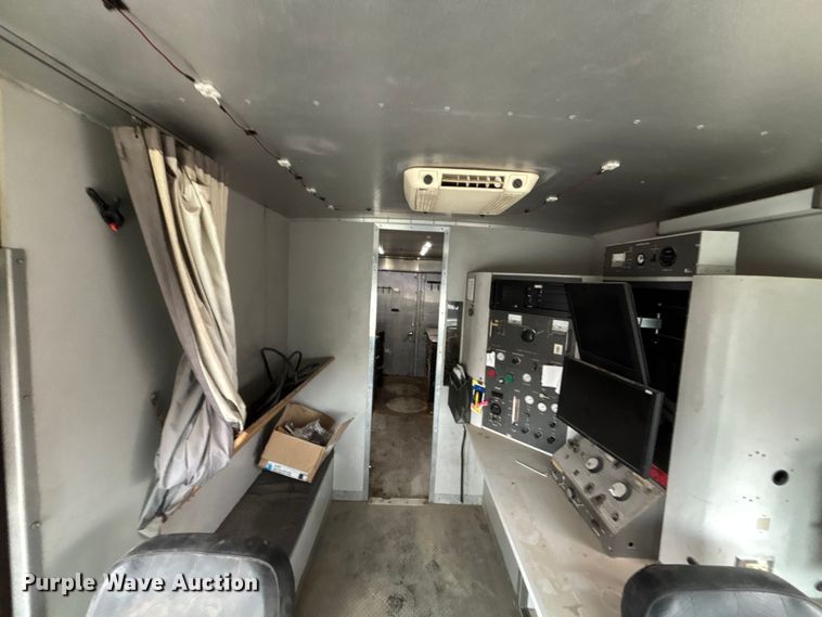 image for item ED5113 1998 GMC delivery van