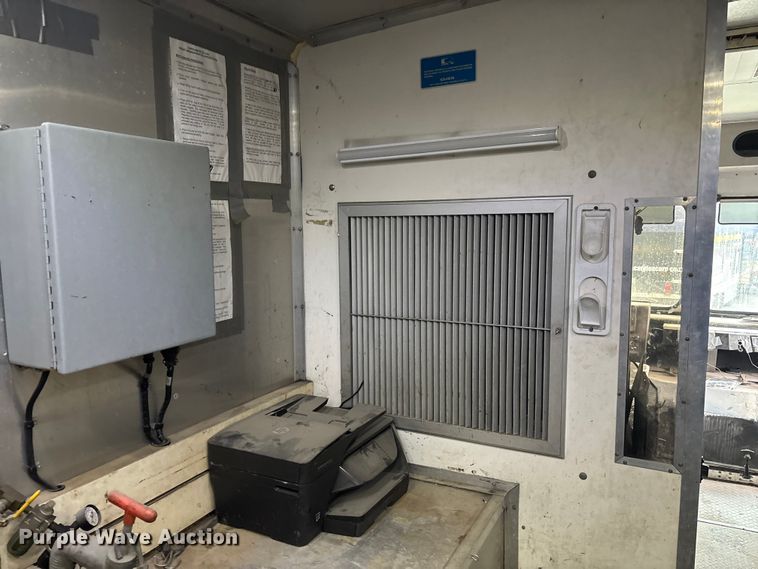 image for item ED5113 1998 GMC delivery van