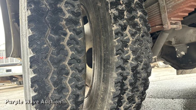 image for item ED5113 1998 GMC delivery van