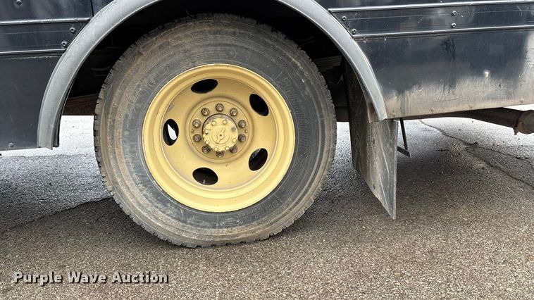 image for item ED5113 1998 GMC delivery van