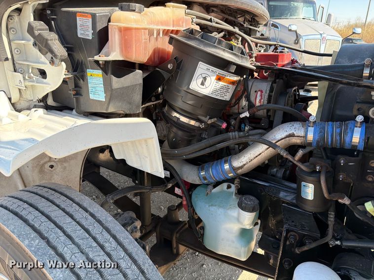 image for item ED5118 2017 Freightliner M2 box truck