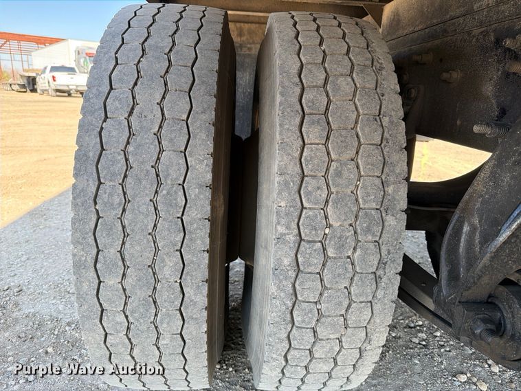 image for item ED5118 2017 Freightliner M2 box truck