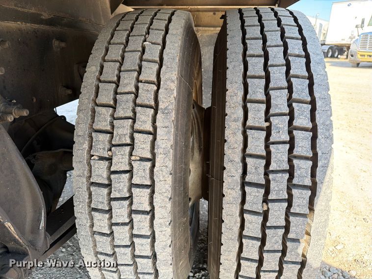 image for item ED5118 2017 Freightliner M2 box truck