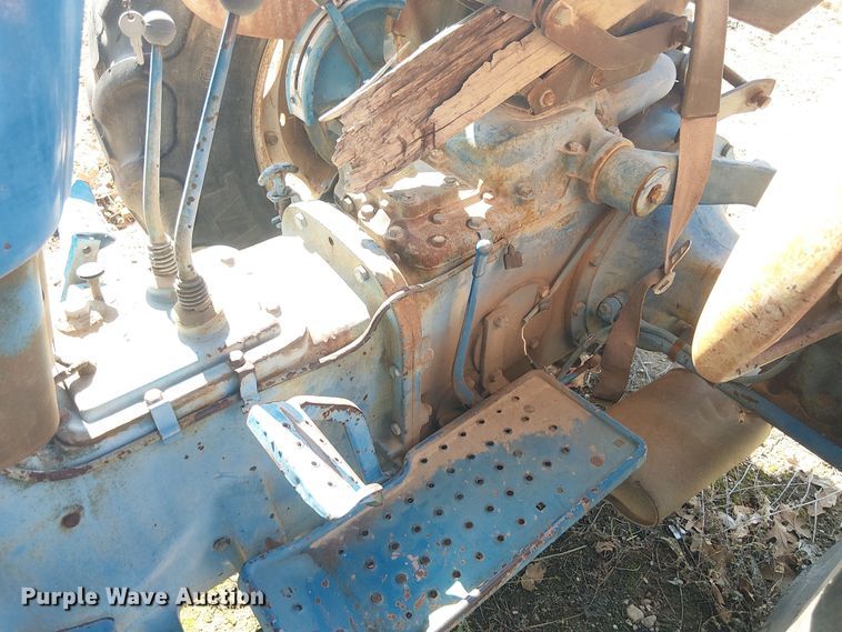 image for item EE1447 Ford 3600 tractor