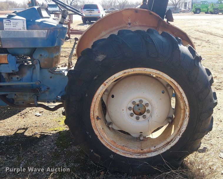 image for item EE1447 Ford 3600 tractor