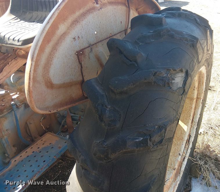 image for item EE1447 Ford 3600 tractor