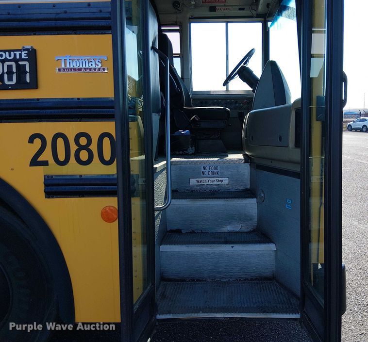 image for item EE4999 2004 Thomas Built HDX school bus