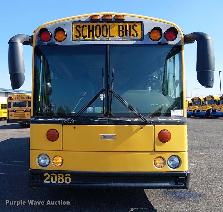 image for item EE5000 2004 Thomas Built HDX school bus