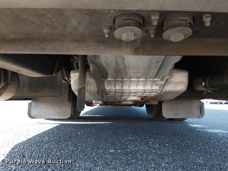 image for item EE5000 2004 Thomas Built HDX school bus