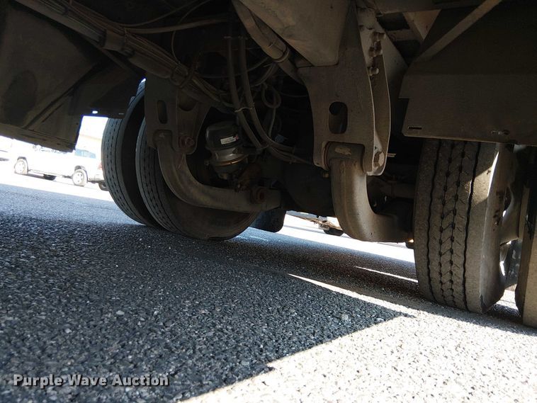 image for item EE5000 2004 Thomas Built HDX school bus