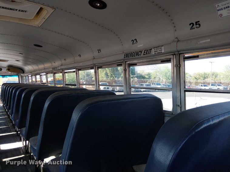 image for item EE5000 2004 Thomas Built HDX school bus