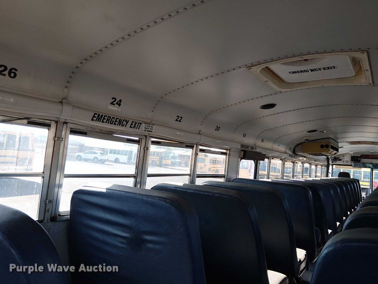 image for item EE5000 2004 Thomas Built HDX school bus