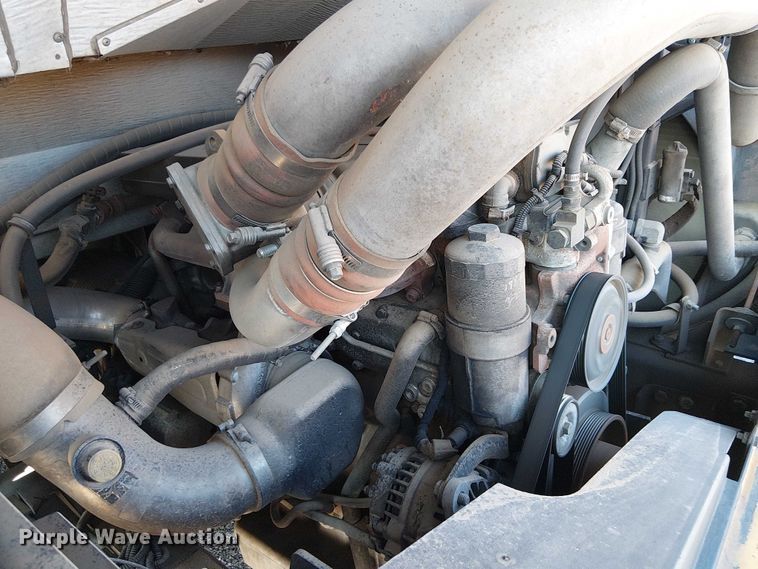 image for item EE5000 2004 Thomas Built HDX school bus