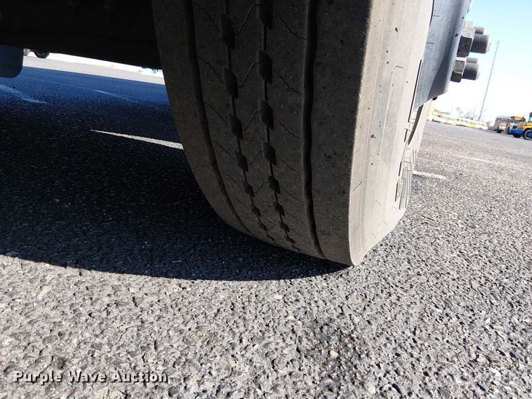 image for item EE5000 2004 Thomas Built HDX school bus