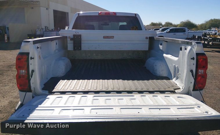 image for item EE5111 2019 Chevrolet Silverado 2500HD Ext. Cab pickup truck