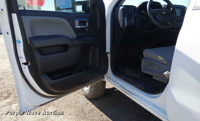 image for item EE5111 2019 Chevrolet Silverado 2500HD Ext. Cab pickup truck