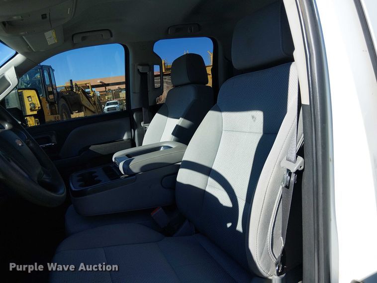 image for item EE5111 2019 Chevrolet Silverado 2500HD Ext. Cab pickup truck