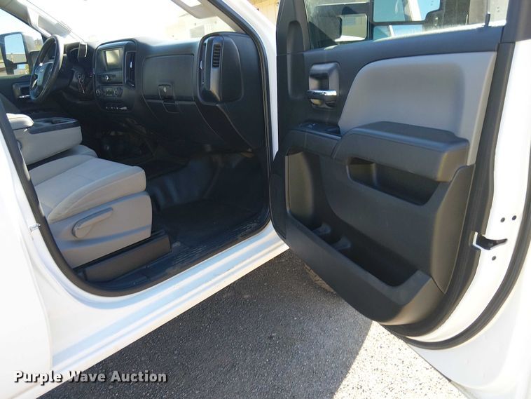 image for item EE5111 2019 Chevrolet Silverado 2500HD Ext. Cab pickup truck