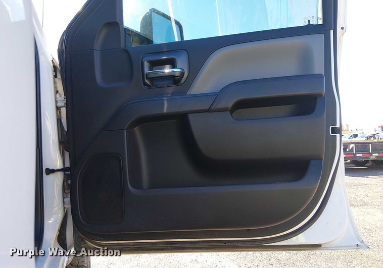 image for item EE5111 2019 Chevrolet Silverado 2500HD Ext. Cab pickup truck