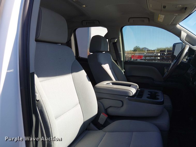 image for item EE5111 2019 Chevrolet Silverado 2500HD Ext. Cab pickup truck