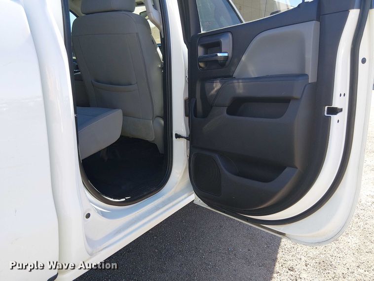 image for item EE5111 2019 Chevrolet Silverado 2500HD Ext. Cab pickup truck