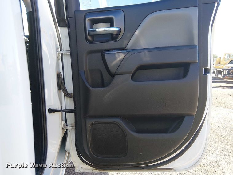 image for item EE5111 2019 Chevrolet Silverado 2500HD Ext. Cab pickup truck