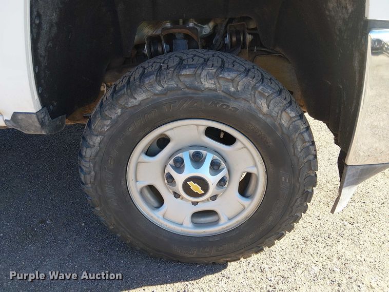 image for item EE5111 2019 Chevrolet Silverado 2500HD Ext. Cab pickup truck