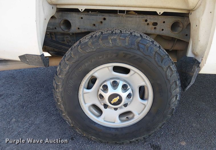 image for item EE5111 2019 Chevrolet Silverado 2500HD Ext. Cab pickup truck