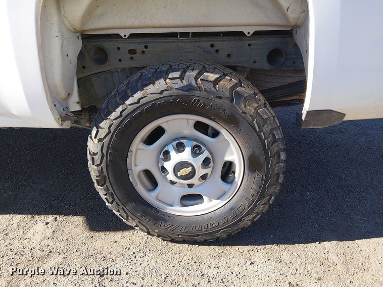 image for item EE5111 2019 Chevrolet Silverado 2500HD Ext. Cab pickup truck