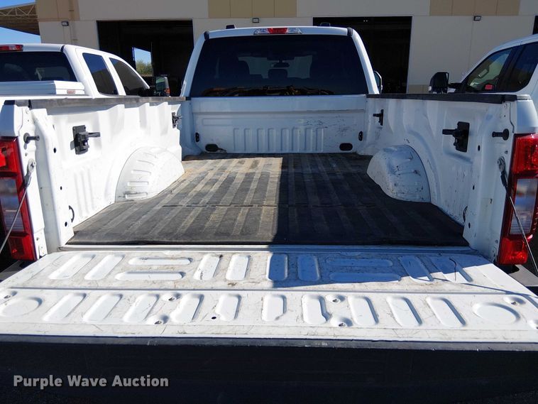 image for item EE5112 2022 Ford F250 Super duty XLT Ext. Cab pickup truck