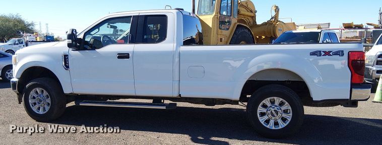 image for item EE5112 2022 Ford F250 Super duty XLT Ext. Cab pickup truck