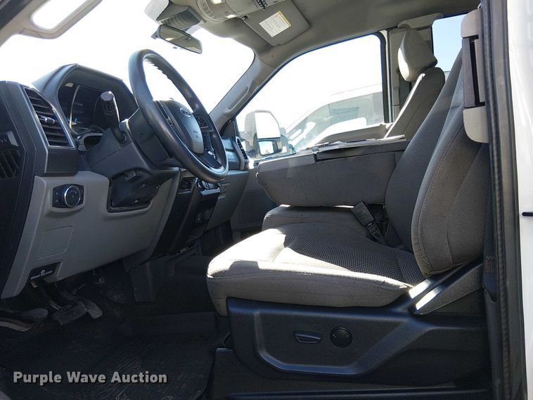 image for item EE5112 2022 Ford F250 Super duty XLT Ext. Cab pickup truck