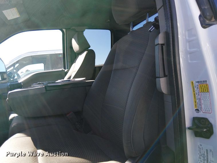 image for item EE5112 2022 Ford F250 Super duty XLT Ext. Cab pickup truck