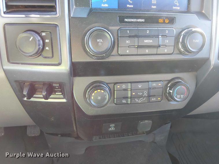 image for item EE5112 2022 Ford F250 Super duty XLT Ext. Cab pickup truck