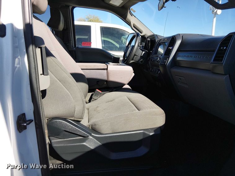 image for item EE5112 2022 Ford F250 Super duty XLT Ext. Cab pickup truck