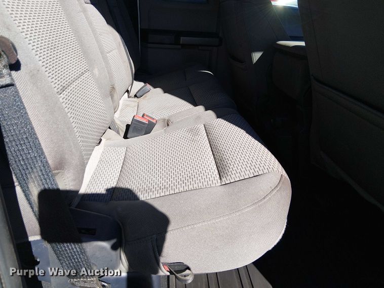 image for item EE5112 2022 Ford F250 Super duty XLT Ext. Cab pickup truck